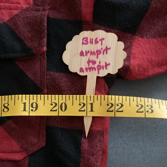 Eden & Olivia Maternity Size Large buttoned down Sherpa shirt with 4 pockets - Picture 10 of 12